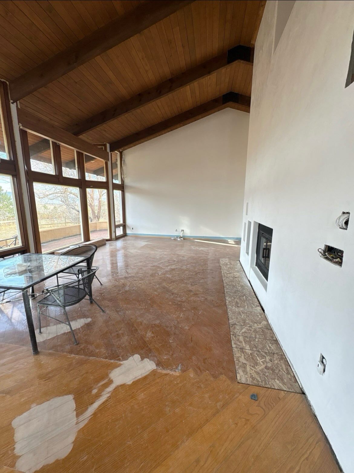 🚨 SWIPE TO SEE CHANGES ➡️Before you rip the wood or your hair out, do this instead! Refinish your floor and allow us to apply @bonapro.us Red Out and make it look like the HGTV floors of your favorite influencer or the girl from high school that annoys the snot out of you. Reduce, Reuse, Refinish ♻️ When can we come out and do yours? 