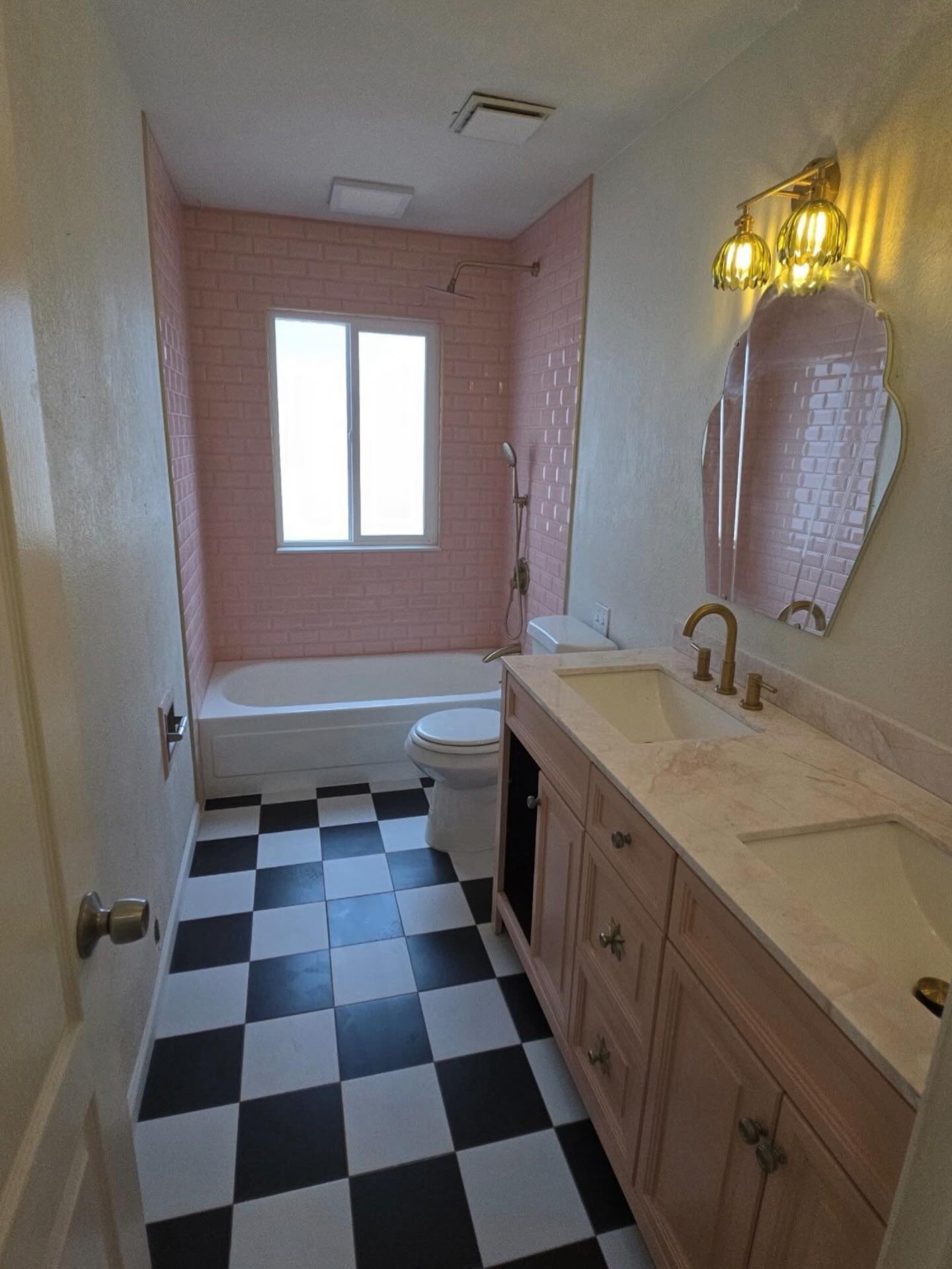 Black and white movies may never come back in, but these checkered black and white floors sure have! Whether you want sassy, classy, or flashy, we got you covered. You find the tile and we install it at a great price. It&rsquo;s that easy! When are you ready for your free estimate? 