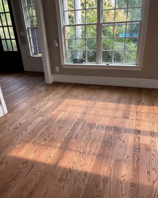 These new hardwood floors look so good, even the sun couldn't resist showing up to shine a spotlight on them☀️✨ 

Swipe for a few more project photos after our team demo'd our client's first floor from water damage, installed new flooring, and refinished it all to perfection!

If your home is ready for a fresh start, we're ready to help you let in the light: https://tinyurl.com/ftprntsflrsfrfx

