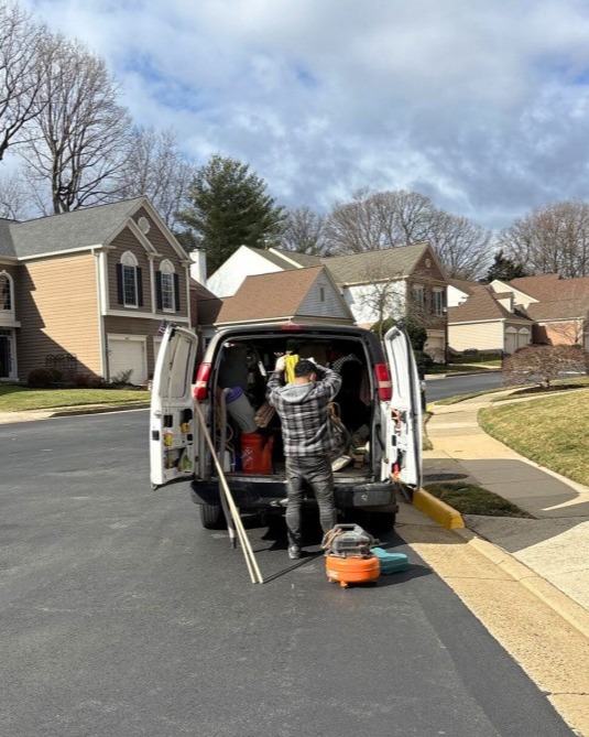 It's always a good day when you're getting new floors installed😁

Brighter days are just around the corner when you treat your home to a beautiful upgrade like this! If you've been looking for a sign to finally get started on those home renovations you've been putting off, this is it. 

Click here to start the conversation: https://tinyurl.com/ftprntsflrsfrfx

