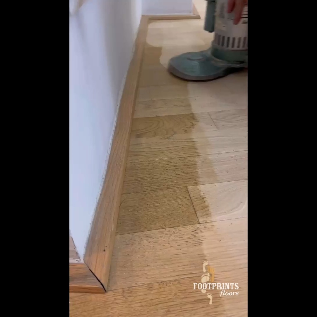 Sanding with an edger along the wall

Click the link in our bio to visit our website and schedule a free estimate or to learn more.
https://tinyurl.com/ftprntsflrsfrfx

