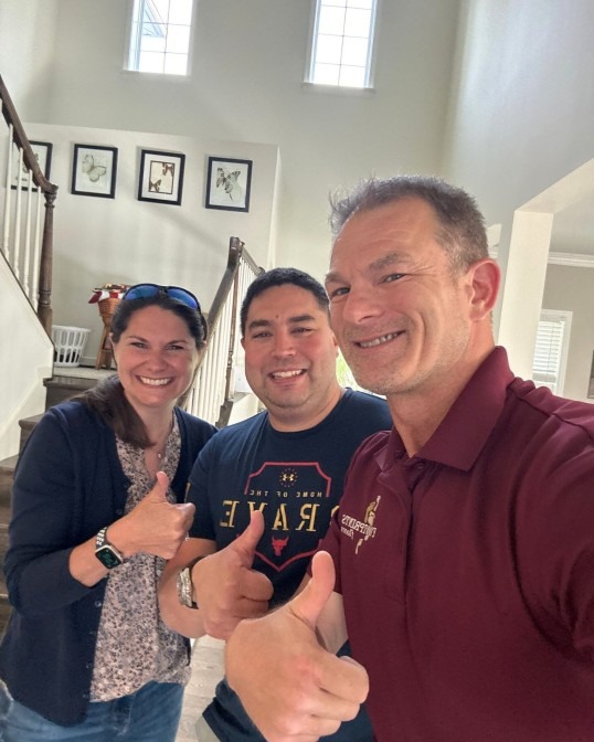 Whether it's a thumbs up or a tail wag, we'd say this flooring installation project was a success.😉🐕

The carpeted floors in this 1,200 square-foot home were transformed by the Footprints team into beautiful hardwood in three days from start to finish. We're thrilled with the results, and so are Mike and Natelie! 

Thanks for letting us upgrade your space and for providing us with our 39th and 40th five-star reviews!

Swipe to the end to see the finished product and happy customer.
Click the link to visit our website and schedule a free estimate or to learn more.
https://tinyurl.com/ftprntsflrsfrfx

