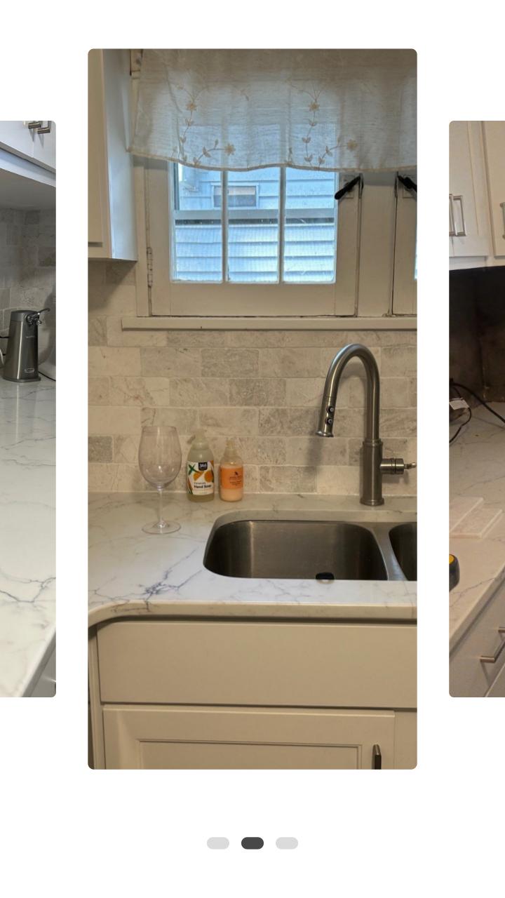 Transformation complete! ✨ We just finished this stunning natural marble backsplash installation in Louisville. The delicate veining of the Rush River Stone Studios marble perfectly complements the existing cabinetry for a high-end, cohesive kitchen aesthetic. Swipe to see the precise craftsmanship around the workspace! 🛠️🏡 Whether you're looking for a simple refresh or a full kitchen upgrade, Footprints Floors Kentucky is here to help. Contact us today for a consultation! 📞 