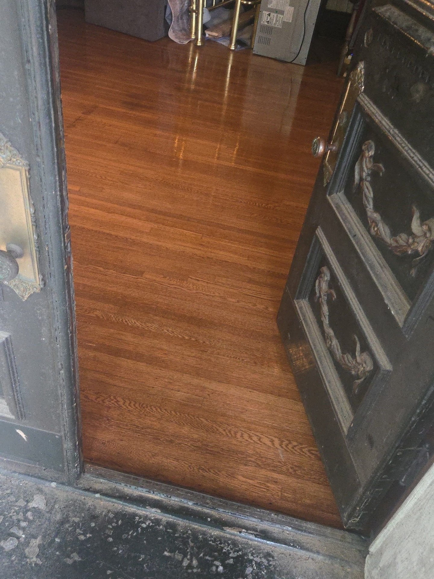 Historic bones, fresh finish. ✨ This 1898 Nashville home is getting its hardwood floors and staircase treads refinished &mdash; and the warm, rich grain coming through after sanding is something else. Still in progress, but already stunning. Drop a 🪵 if you love a good hardwood glow-up! Ask us about your floors. 👇