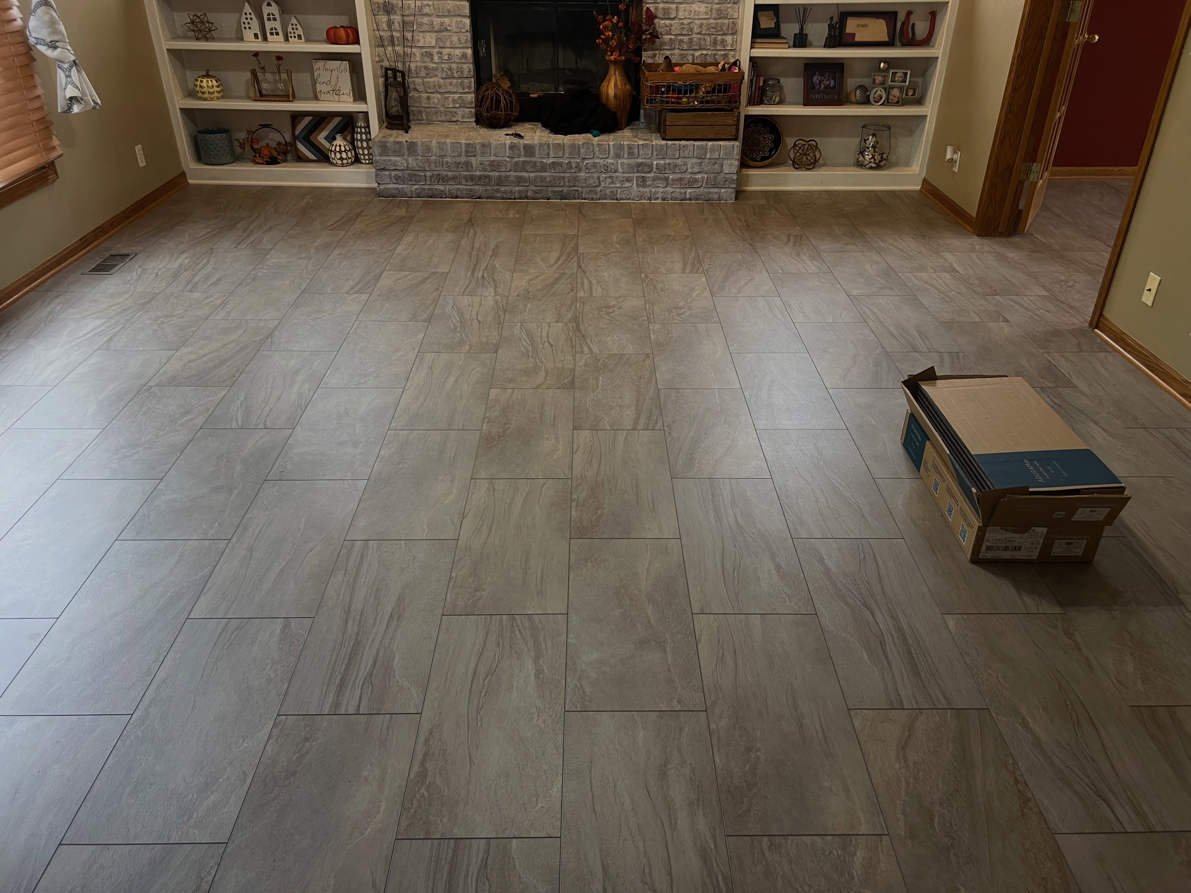A fresh new look with the style of tile and the practicality of LVT! 🙌 This tile-look flooring gives the home a clean, updated feel while keeping things durable and easy to maintain. Another great transformation! 🏡