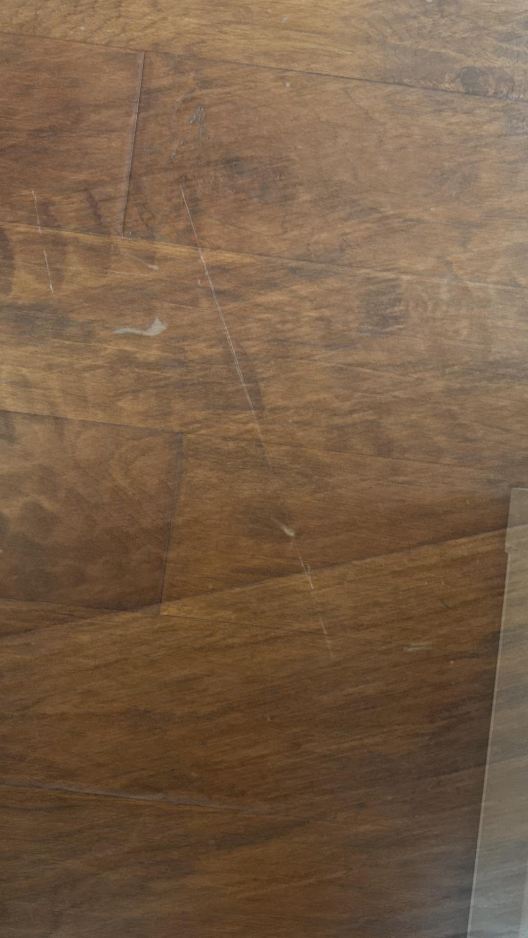 We love a good transformation! 🏠✨ When a homeowner in El Dorado Hills dealt with accidental floor damage, they called us to make it right. Our team carefully sectioned off the full boards to blend the repair perfectly with the existing engineered hardwood. Swipe to see the seamless finish&mdash;you can&rsquo;t even tell there was a repair here! Proud to provide professional, detail-oriented service to our local community. 